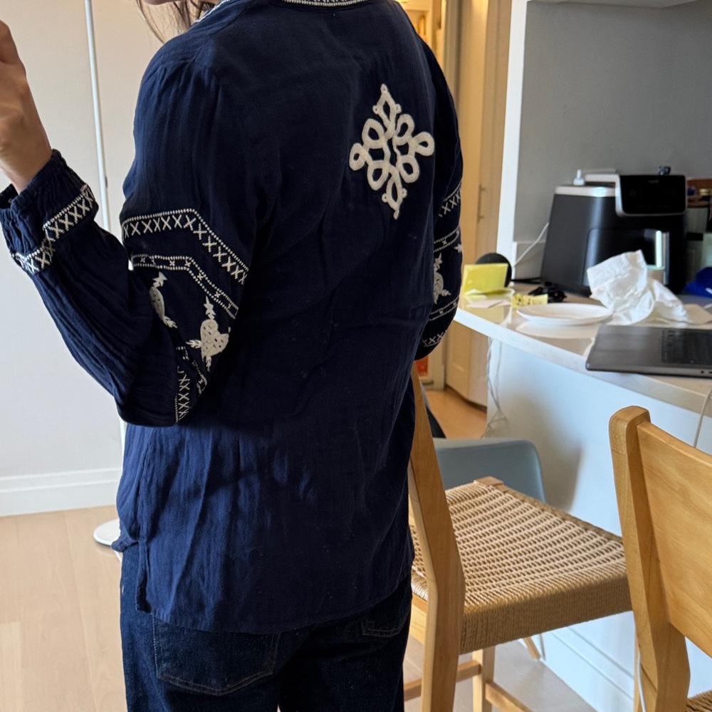 Chic Navy Women's Blouse with Embroidery - Picture 2 of 6